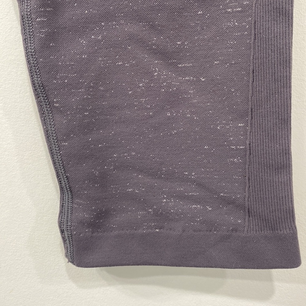 Lululemon Free To Flow Crop 17” Magnum/White size 6 - Picture 9 of 15